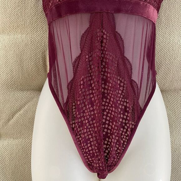 Victoria’s Secret Burgundy Bodysuit Lingerie L - Picture 3 of 9